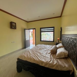 Lớn 2 người lớn D